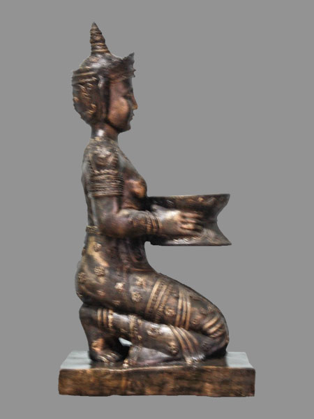 Tượng Tiên nữ Apsara quỳ