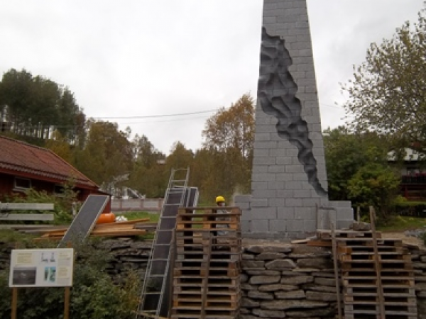 Bronze melting foundry - monument for Tolga Sculpture Park, Norway